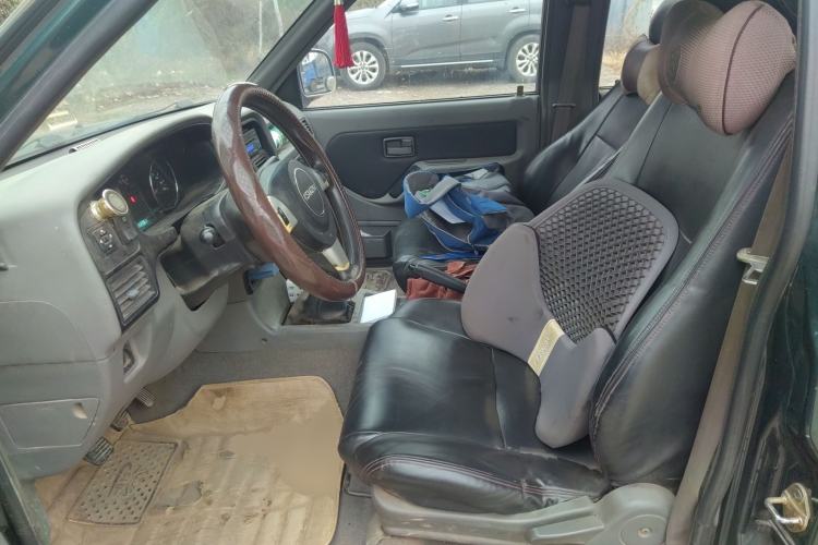 Used Isuzu Pickup 2015 2.8T Two-Wheel Drive 4JB1CT Left Front Seat