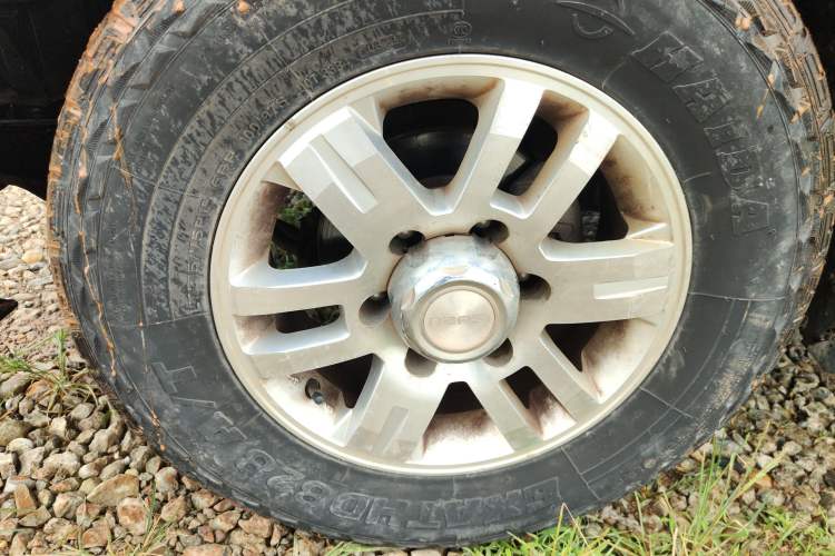 Used Isuzu Pickup 2015 2.8T Two-Wheel Drive 4JB1CT Left Front Wheel Hub