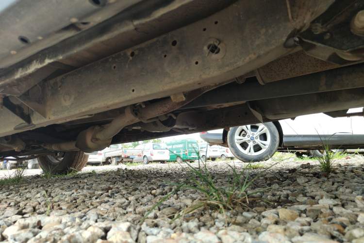 Used Isuzu Pickup 2015 2.8T Two-Wheel Drive 4JB1CT Left Side Sill