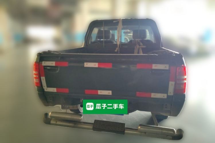 Used Isuzu Pickup 2015 2.8T Four-Wheel Drive 4JB1CT Rear