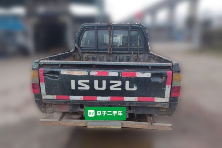 Used Isuzu Pickup 2015 2.8T Two-Wheel Drive 4JB1CT Rear
