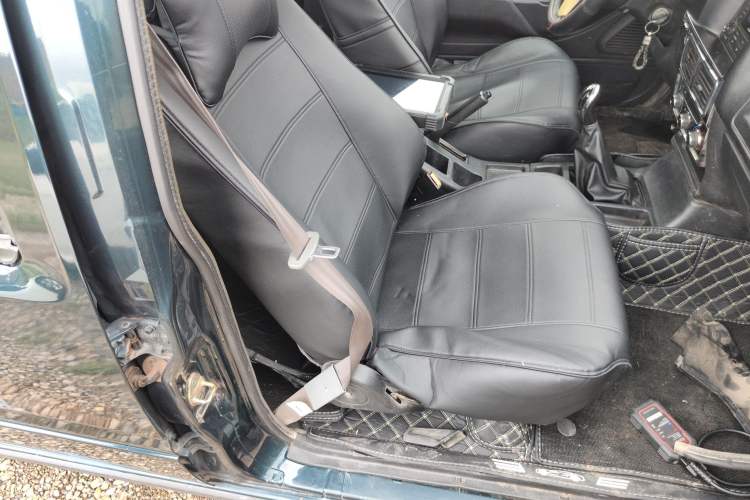 Used Isuzu Pickup 2015 2.8T Two-Wheel Drive 4JB1CT Right Front Seat