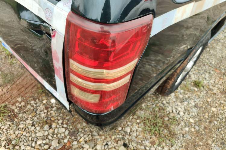 Used Isuzu Pickup 2015 2.8T Two-Wheel Drive 4JB1CT Right Rear Taillight