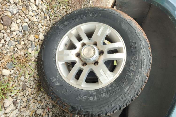 Used Isuzu Pickup 2015 2.8T Two-Wheel Drive 4JB1CT Right Rear Wheel Hub