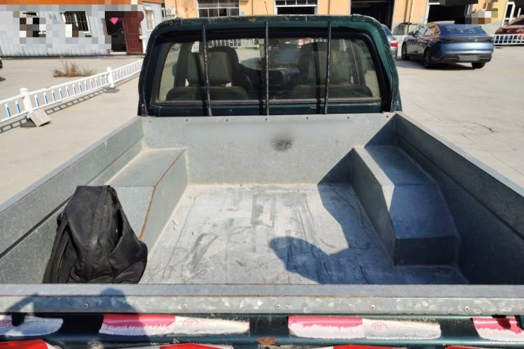 Used Isuzu Pickup 2015 2.8T Two-Wheel Drive 4JB1CT Trunk