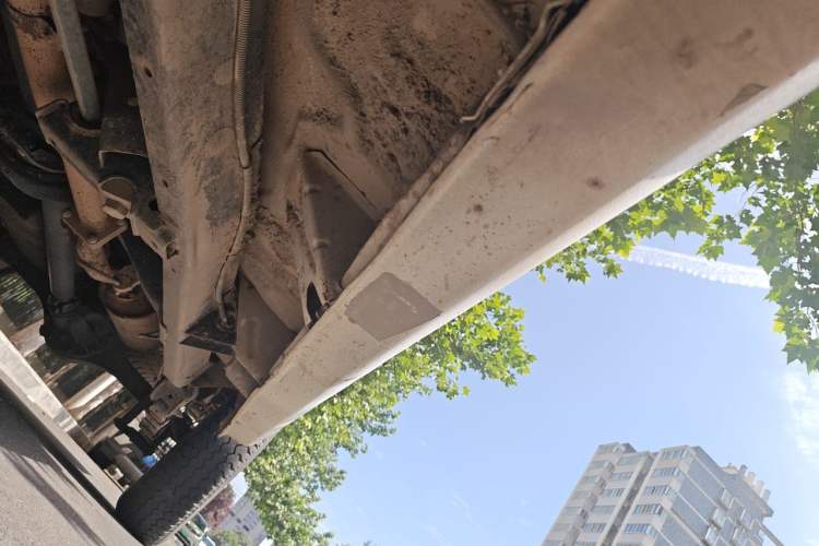 Used Isuzu Pickup  Chassis Front Left