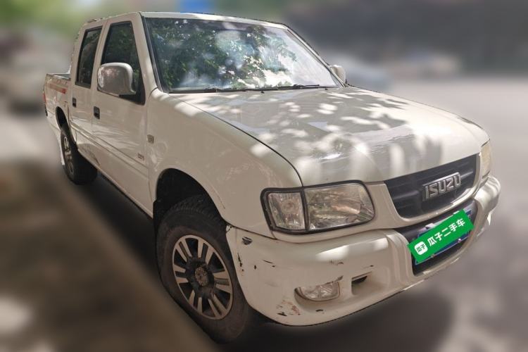 Used Isuzu Pickup  Front Right 45 Deg