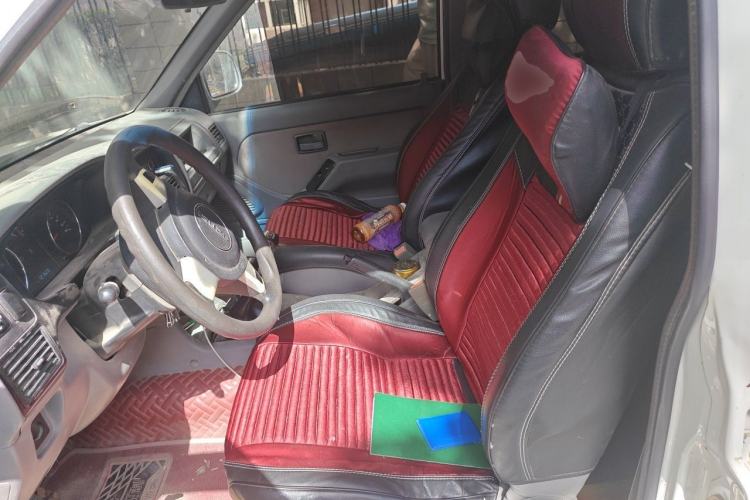 Used Isuzu Pickup  Left Front Seat