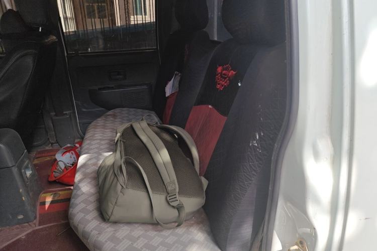 Used Isuzu Pickup  Left Rear Seat