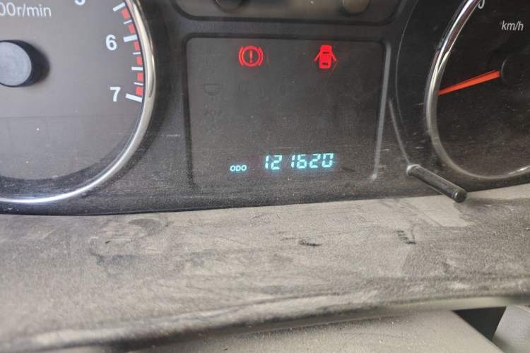 Used Isuzu Pickup  Odometer Close Up