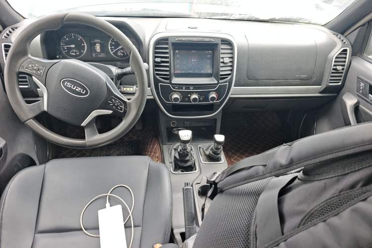 Used Isuzu Qingling T17  Center Console