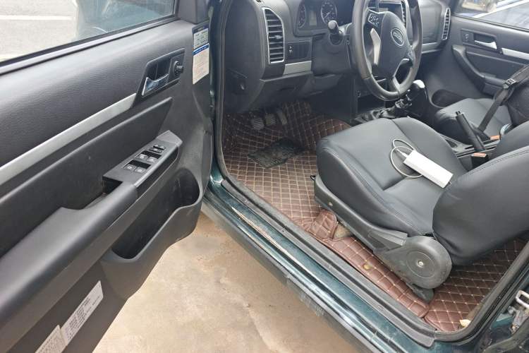 Used Isuzu Qingling T17  Driver Seat