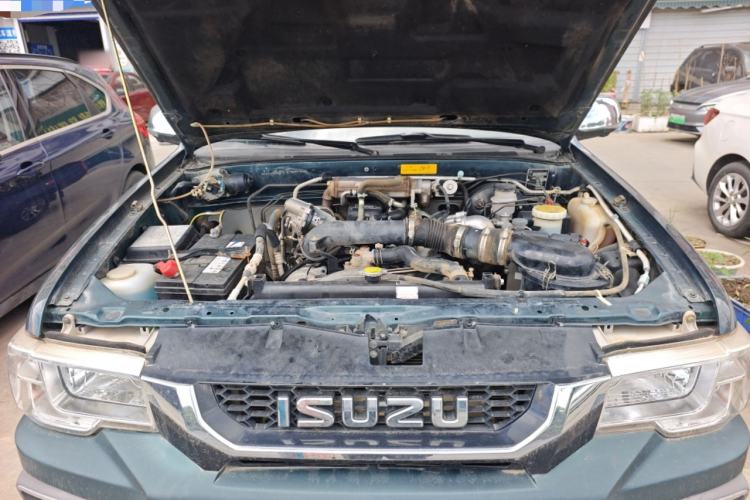 Used Isuzu Qingling T17  Engine Bay