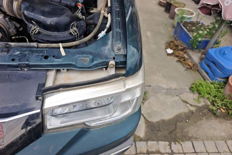 Used Isuzu Qingling T17  Engine Bay Left