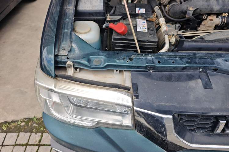 Used Isuzu Qingling T17  Engine Bay Right
