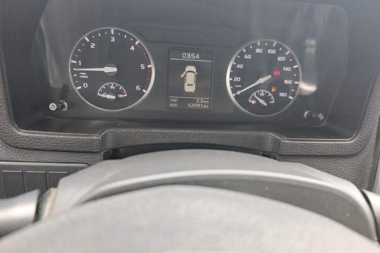 Used Isuzu Qingling T17  Odometer Close Up