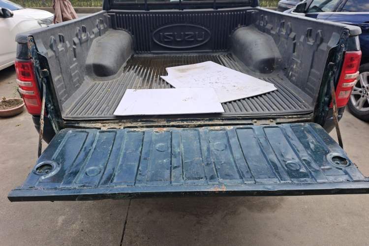Used Isuzu Qingling T17  Trunk