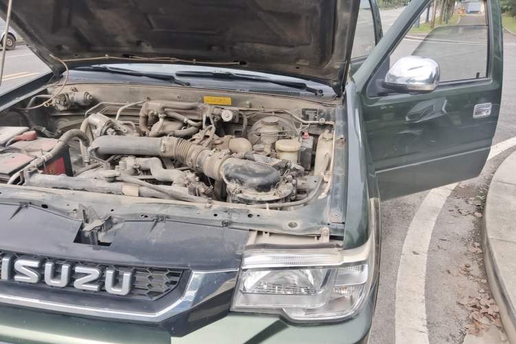 Used Isuzu Qingling T17  Engine Bay Left