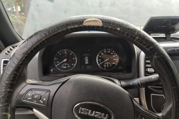 Used Isuzu Qingling T17  Instrument Cluster
