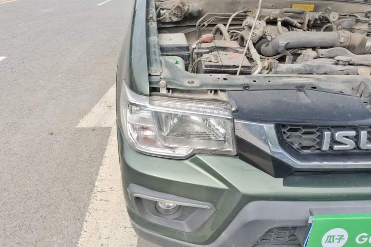 Used Isuzu Qingling T17  Right Front Headlight