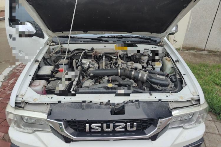 Used Isuzu Qingling T17  Engine Bay