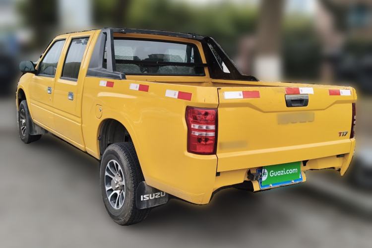 Used Isuzu Qingling T17 2021 3.0T Diesel Two-Wheel Drive Crew Cab with Extended Wheelbase Model 4KH1CT6H1 Exterior 3