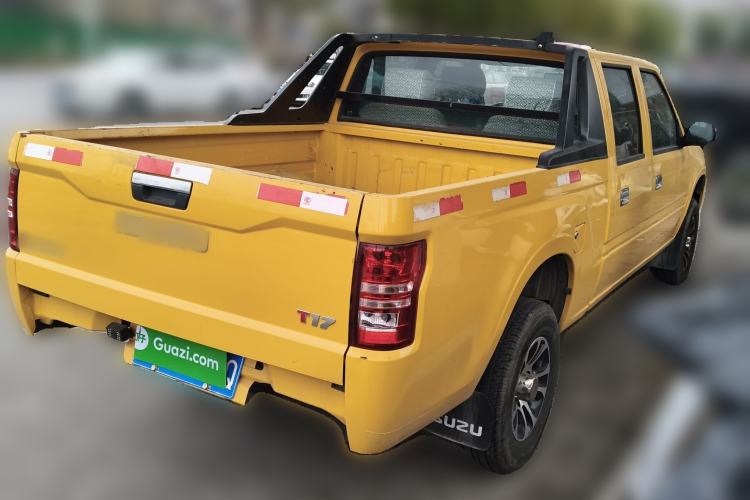 Used Isuzu Qingling T17 2021 3.0T Diesel Two-Wheel Drive Crew Cab with Extended Wheelbase Model 4KH1CT6H1 Exterior 5