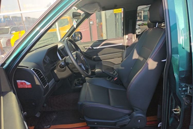 Used Isuzu Qingling T17 2023 3.0T Diesel 4x4 Crew Cab with Standard Wheelbase 4KH1CT6H1 Left Front Seat
