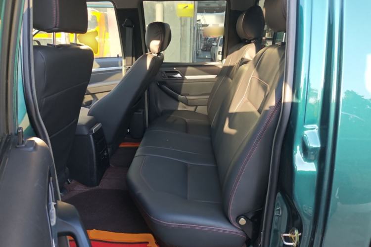 Used Isuzu Qingling T17 2023 3.0T Diesel 4x4 Crew Cab with Standard Wheelbase 4KH1CT6H1 Left Rear Seat