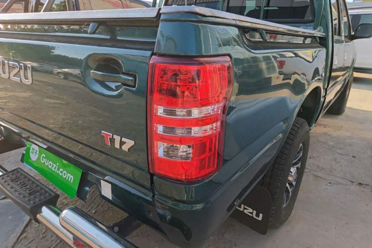 Used Isuzu Qingling T17 2023 3.0T Diesel 4x4 Crew Cab with Standard Wheelbase 4KH1CT6H1 Right Rear Taillight