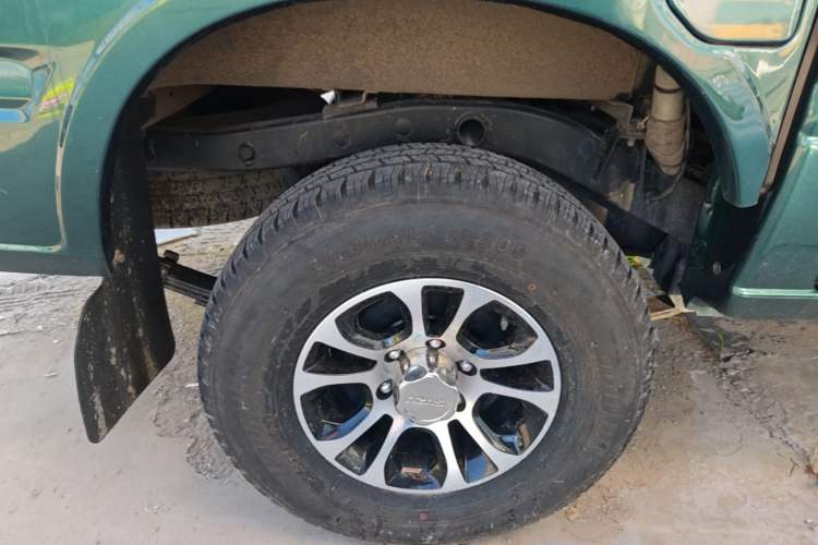 Used Isuzu Qingling T17 2023 3.0T Diesel 4x4 Crew Cab with Standard Wheelbase 4KH1CT6H1 Right Rear Wheel Hub