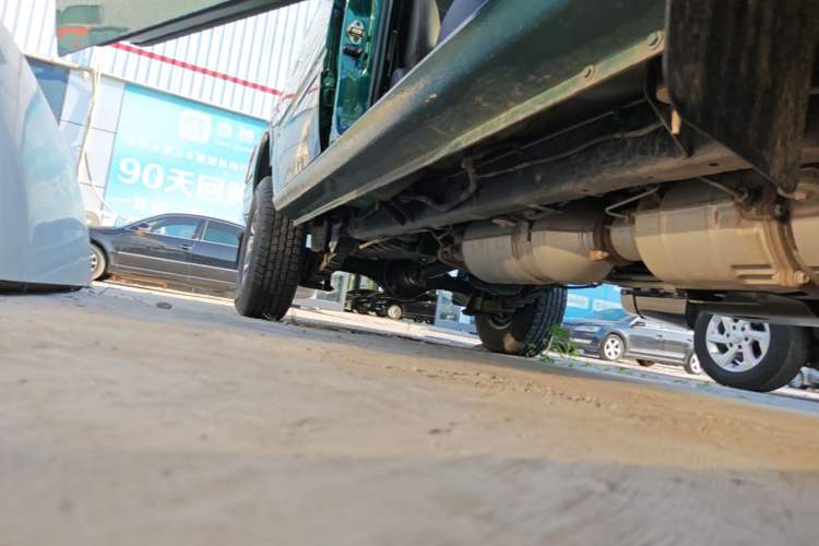 Used Isuzu Qingling T17 2023 3.0T Diesel 4x4 Crew Cab with Standard Wheelbase 4KH1CT6H1 Right Side Sill