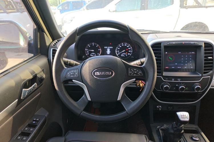 Used Isuzu Qingling T17 2023 3.0T Diesel 4x4 Crew Cab with Standard Wheelbase 4KH1CT6H1 Steering Wheel