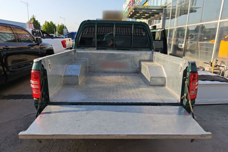Used Isuzu Qingling T17 2023 3.0T Diesel 4x4 Crew Cab with Standard Wheelbase 4KH1CT6H1 Trunk