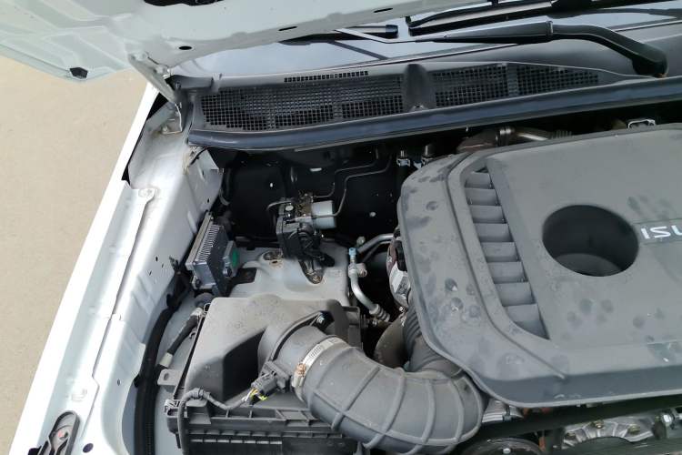 Used Isuzu Qingling T30  Engine Bay Right