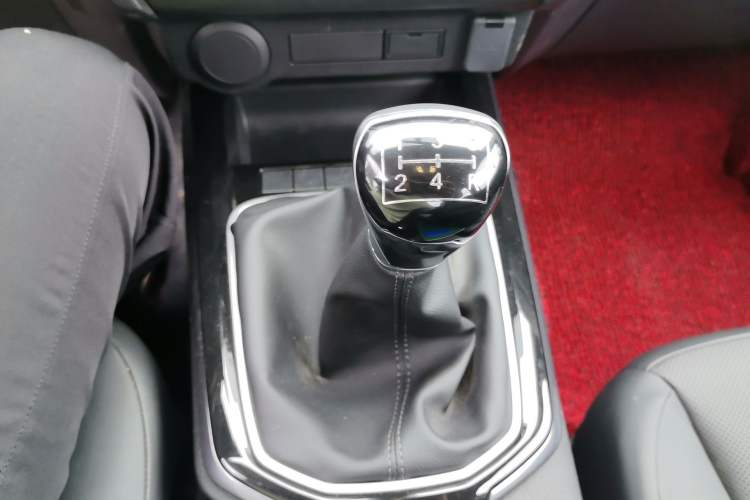 Used Isuzu Qingling T30  Gear Lever