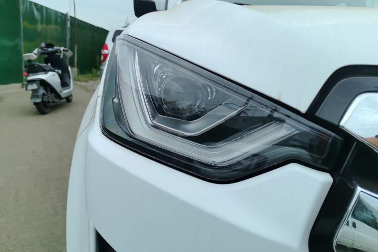 Used Isuzu Qingling T30  Right Front Headlight
