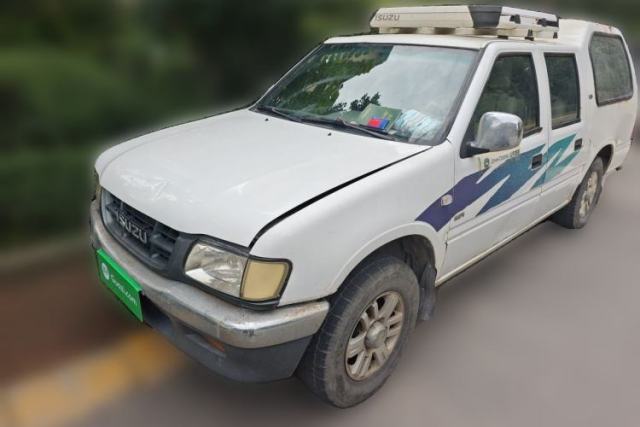Used Isuzu Rodeo Isuzu Pickup, 2014 model, 2.6L manual transmission, 5 seats, QL6500UGLR