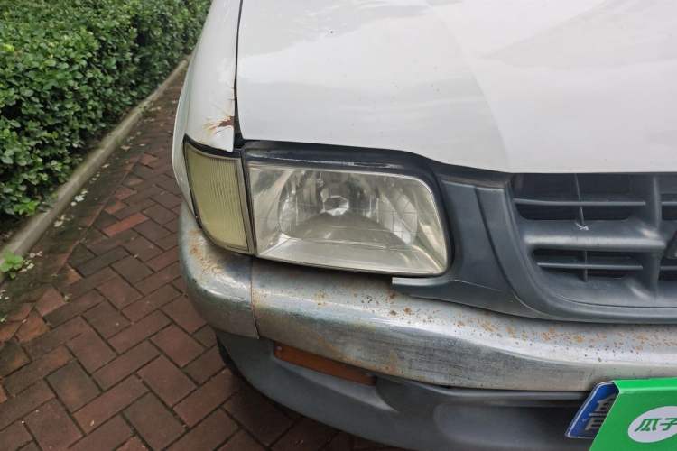 Used Isuzu Rodeo  Right Front Headlight