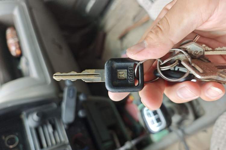 Used Isuzu Rodeo  Vehicle Key