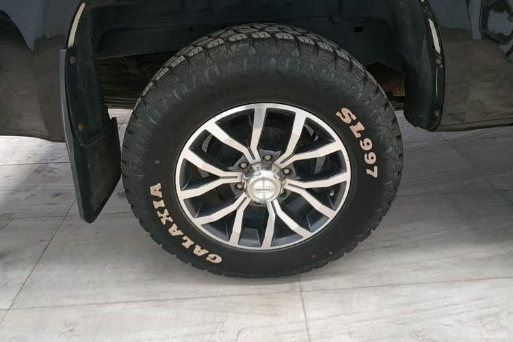 Used Isuzu TAGA 2018 3.0T Two-Wheel Drive Ultra-Luxury Version Right Rear Wheel Hub