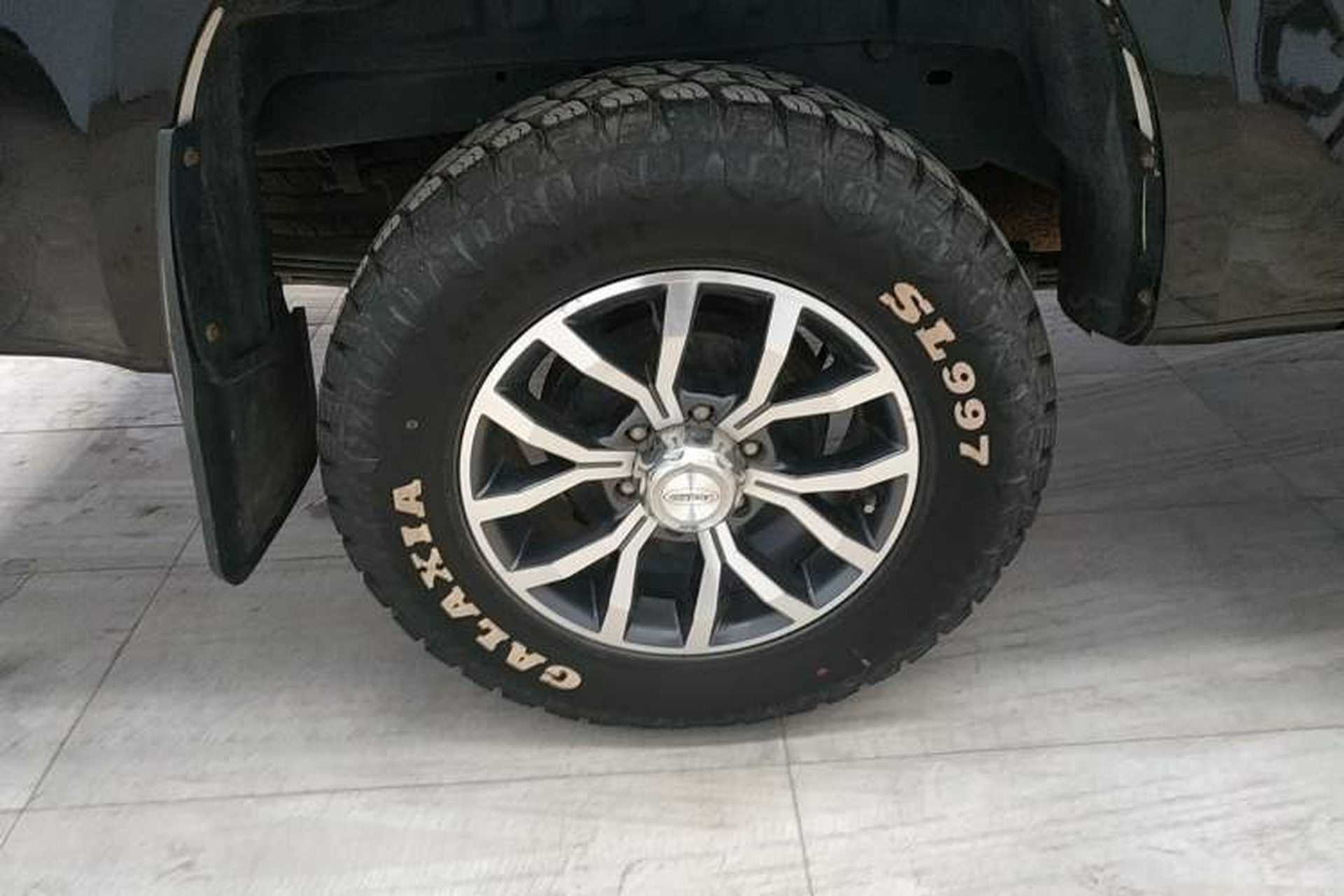 Used Isuzu TAGA 2018 3.0T Two-Wheel Drive Ultra-Luxury Version Right Rear Wheel Hub