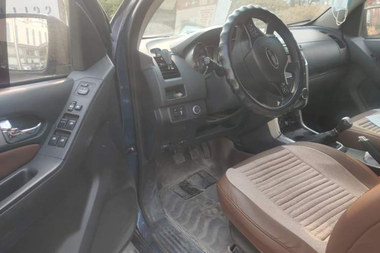 Used Isuzu TAGA 2018 3.0T Two-Wheel Drive Luxury Edition Driver Seat