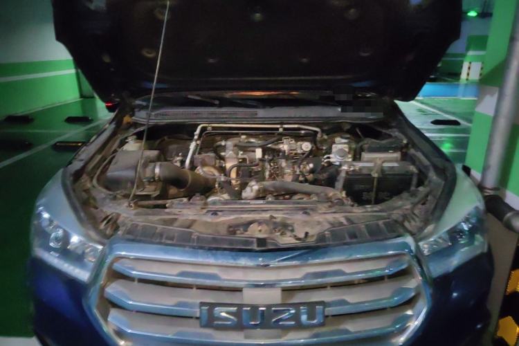 Used Isuzu TAGA 2018 3.0T Four-Wheel Drive Luxury Edition Engine Bay