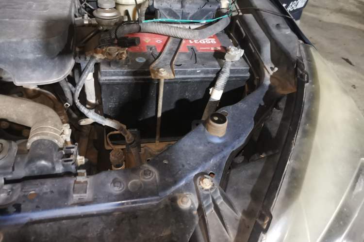 Used Isuzu TAGA 2018 3.0T Four-Wheel Drive Luxury Edition Engine Bay Left