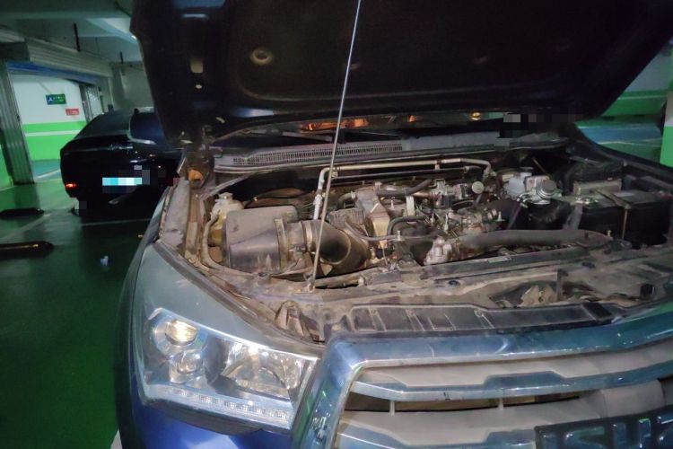 Used Isuzu TAGA 2018 3.0T Four-Wheel Drive Luxury Edition Engine Bay Right