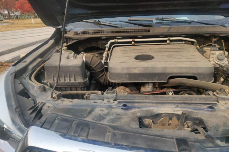 Used Isuzu TAGA 2018 3.0T Two-Wheel Drive Luxury Edition Engine Bay Right