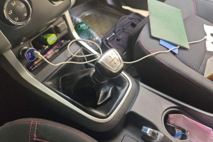 Used Isuzu TAGA 2018 3.0T Two-Wheel Drive Luxury Edition Gear Lever