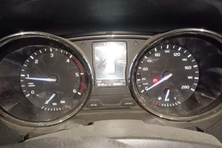 Used Isuzu TAGA 2018 3.0T Two-Wheel Drive Luxury Edition Instrument Cluster