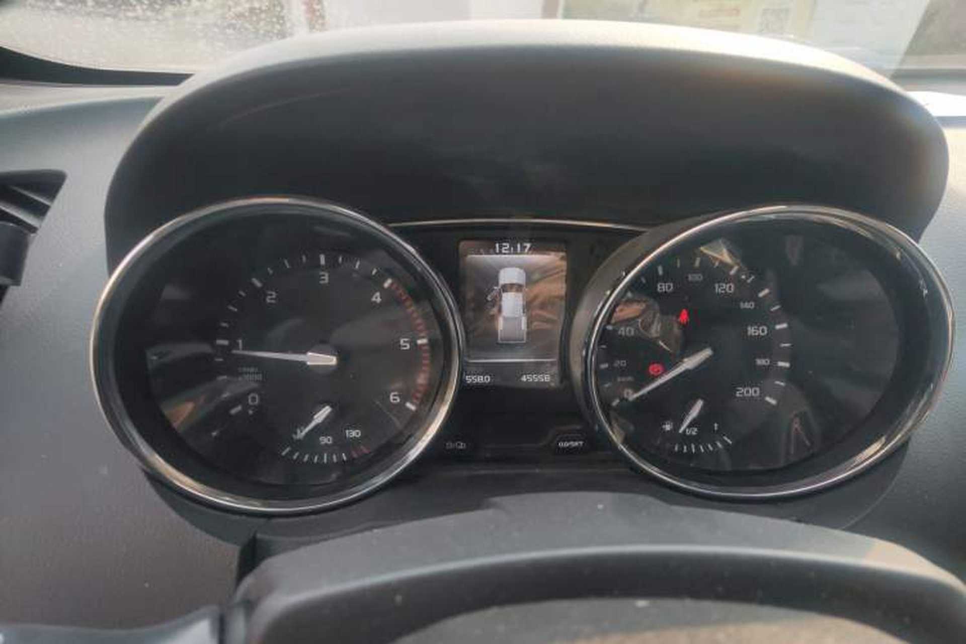 Used Isuzu TAGA 2018 3.0T Two-Wheel Drive Luxury Edition Instrument Cluster